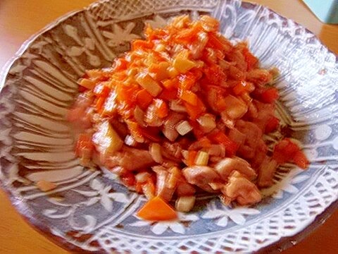 鶏肉とみじん切り野菜のケチャップ炒め